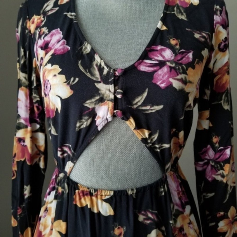 Kendall & Kylie floral cut out dress Medium - Picture 3 of 6